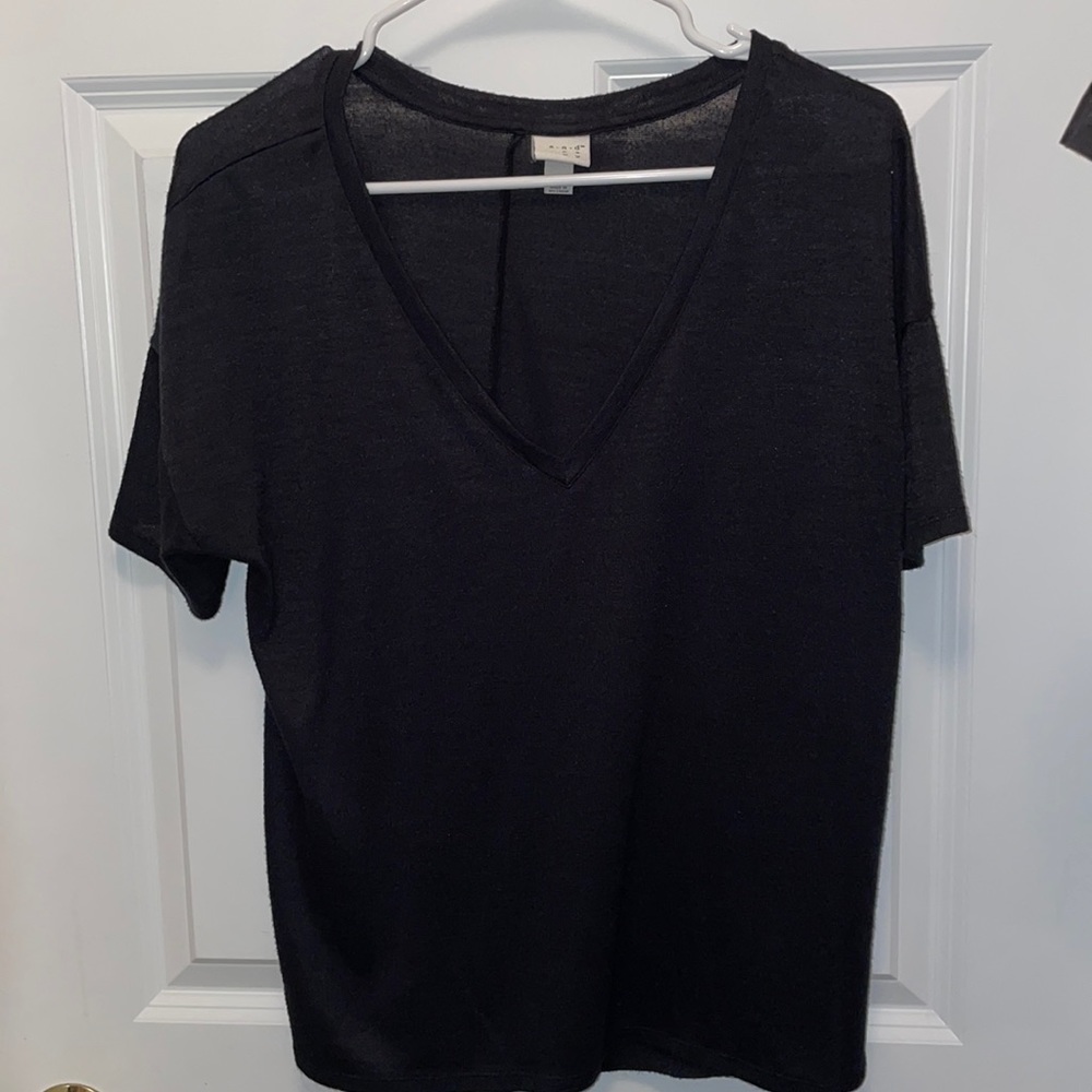 Black knit vneck